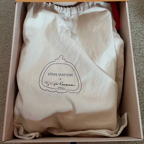 Louis Vuitton x Yayoi Kusama LV x YK LV Trainer Sneaker - Picture 10 of 12